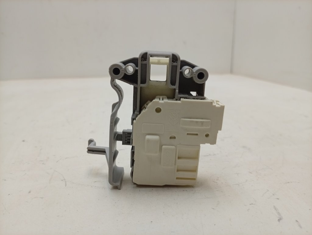 BWE81282LB кт35 Блокировка люка для стиральной машины Indesit Ariston C00254755 б/у