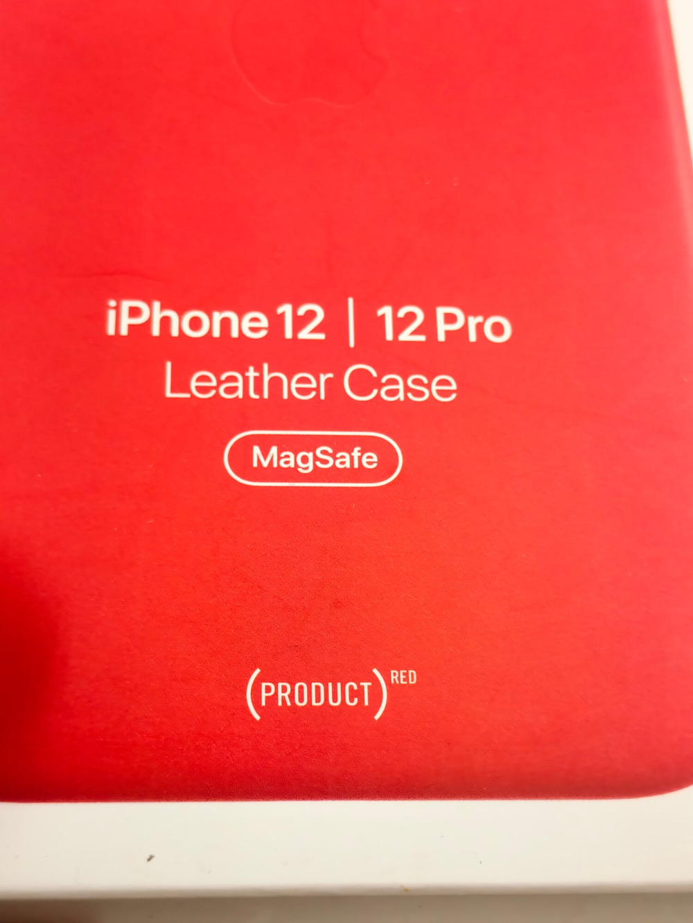 Кожаный чехол Apple iPhone 12 / iPhone 12 Pro с MagSafe, красный (PRODUCT)RED (MHKD3) (Из Финляндии)