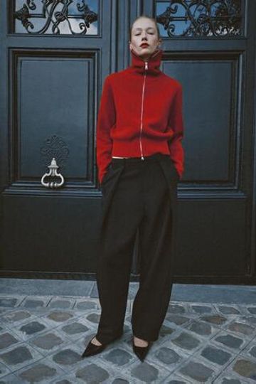 ZARA БРЮКИ BARREL С ЗАЩИПАМИ, ЧЕРНЫЙ