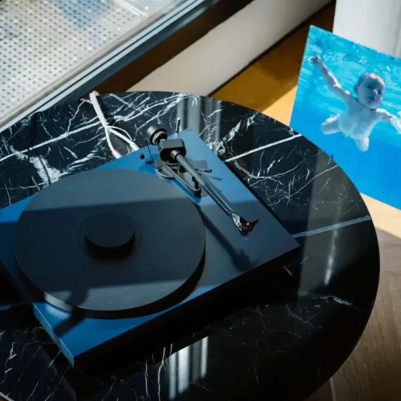 Pro-Ject Debut EVO 2 (PICK IT MM EVO) High Gloss Black