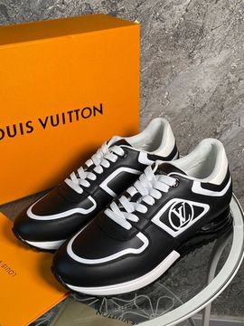 Кроссовки чёрно-белые от Louis Vuitton BP5-832517