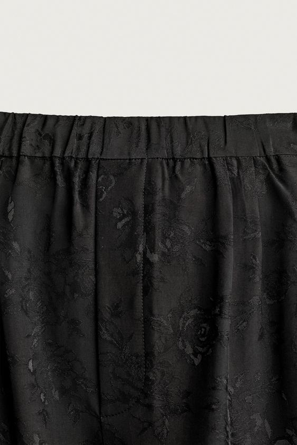 ZARA ЖАККАРДОВЫЕ СТРУЯЩИЕСЯ БРЮКИ С ЦВЕТОЧНЫМ ПРИНТОМ, ЧЕРНЫЙ