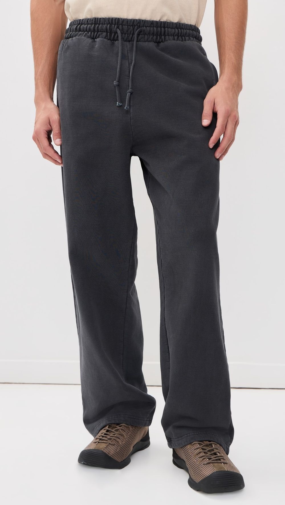 Брюки спортивные мужские ALPHA INDUSTRIES ESSENTIAL RELAXED FIT SWEATPANT (WASH)