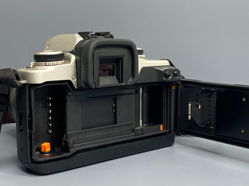Canon EOS 50E + EF 28-80mm f/3.5-5.6 IV USM