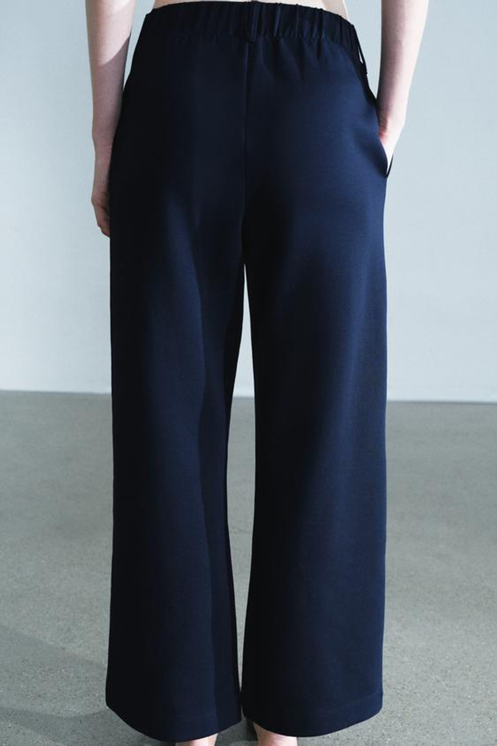 ZARA БРЮКИ ИЗ ИНТЕРЛОКА С ЗАЩИПАМИ, МОРСКОЙ ТЕМНО-СИНИЙ