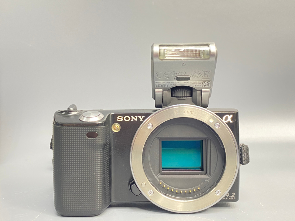 Sony NEX-5 Kit 18-55mm 24.300 Кадров