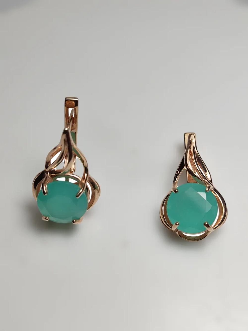 Серьги серебряные 925 пробы с халцедоном