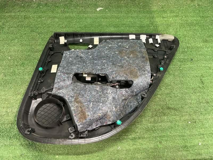 Обшивка двери задняя левая Hyundai Solaris 2 (2017-н.в.)