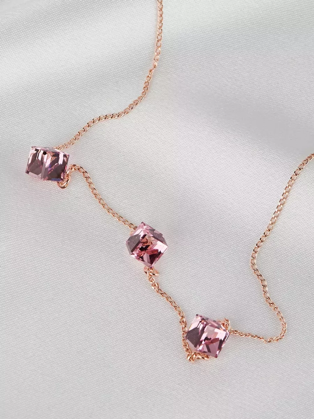 Колье Миражи с розовыми кристаллами-кубиками Swarovski