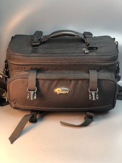Сумка LowePro Magnum AW