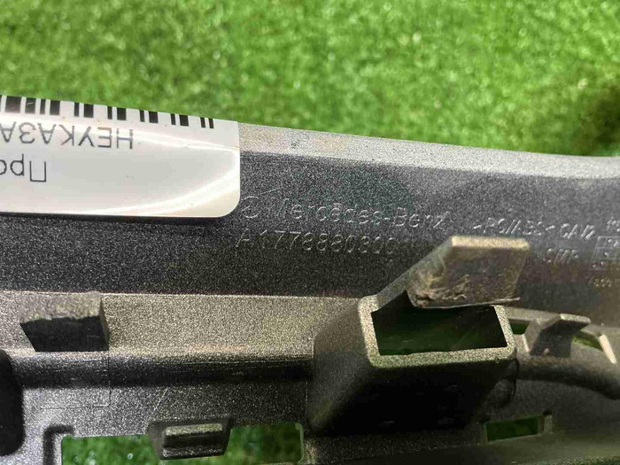 Накладка решетки радиатора Mercedes A W177 (18-22)