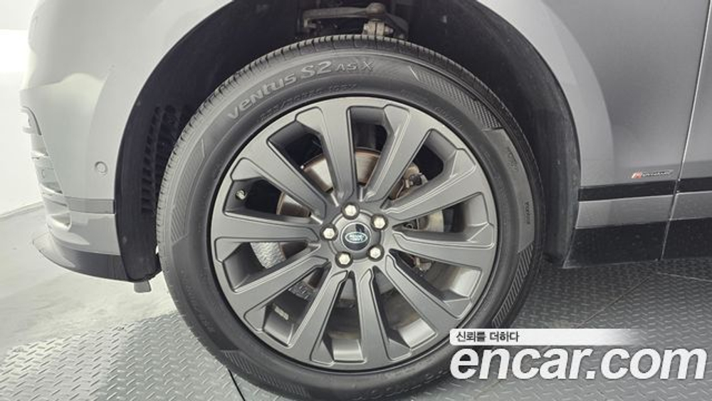 Land Rover Range Rover Velar 2.0 D240 R-Dynamic SE — 2018