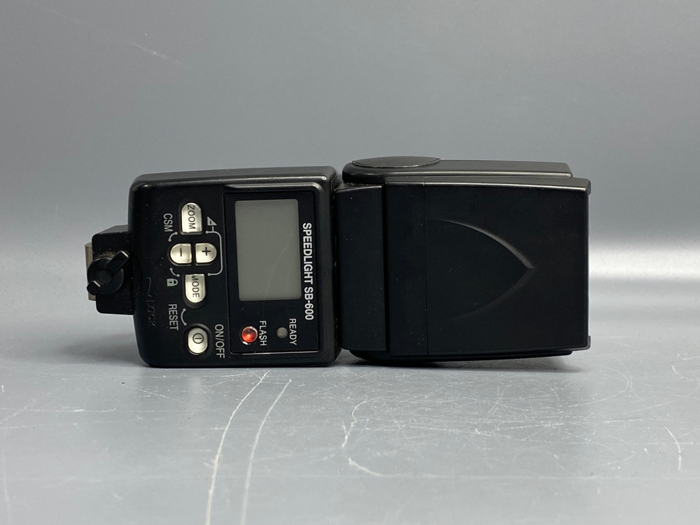 Nikon SB-600