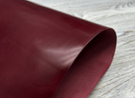Красивые складки глянцевой анилиновой кожи Diver Lux Burgundy