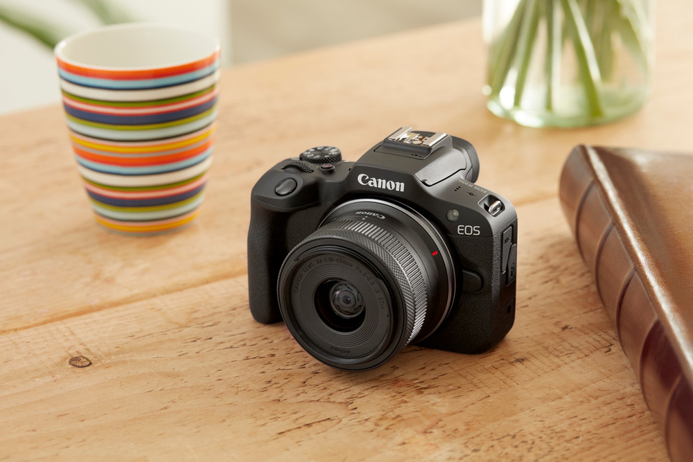 Беззеркальный фотоаппарат Canon EOS R100 Kit 18-45mm IS STM (уцененный)