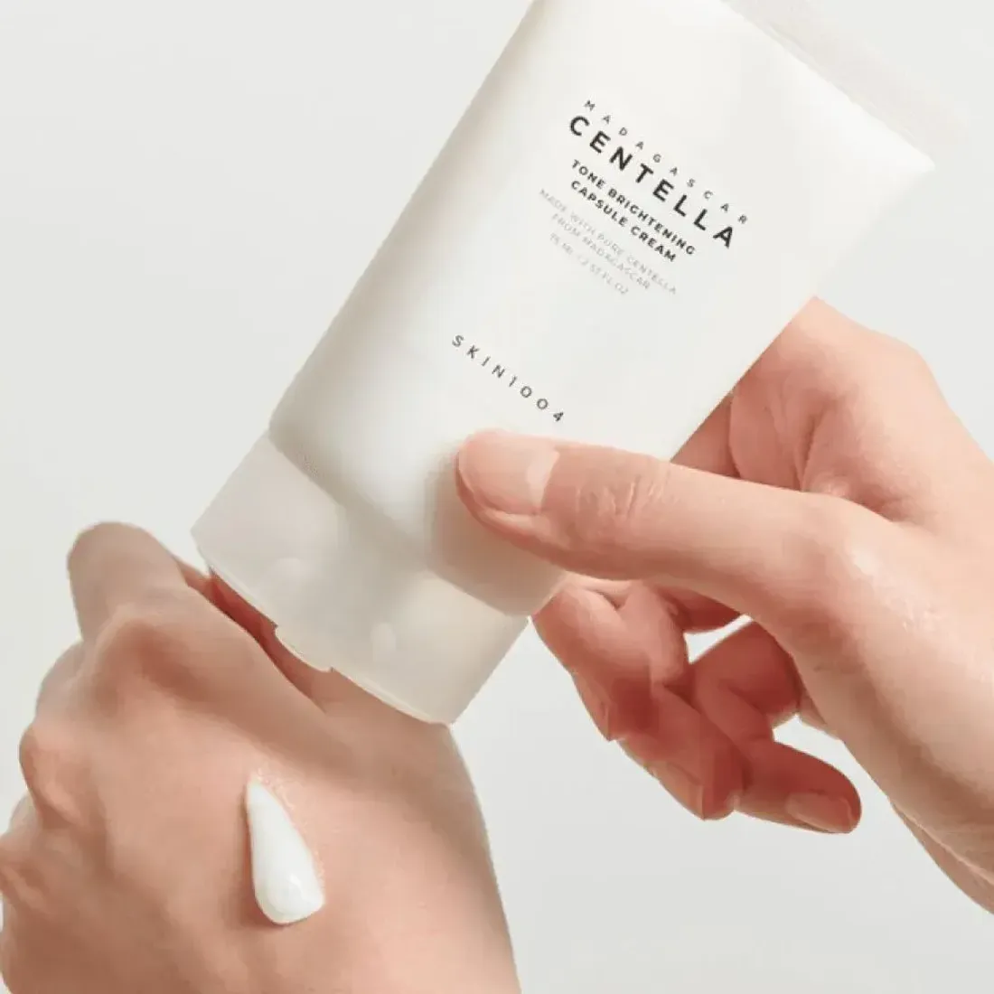 Осветляющий крем SKIN1004 Madagascar Centella Tone Brightening Capsule Cream 75мл