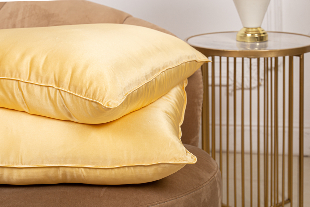 Шелковая подушка 50x70 Luxe Dream Luxury Silk Gold