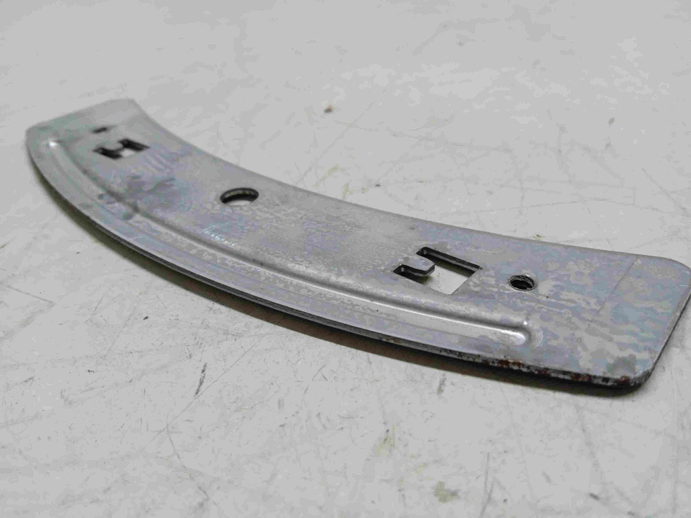 VMSG702 кт300 Планка петли люка стиральной машины Hotpoint-Ariston VMSG702 б/у