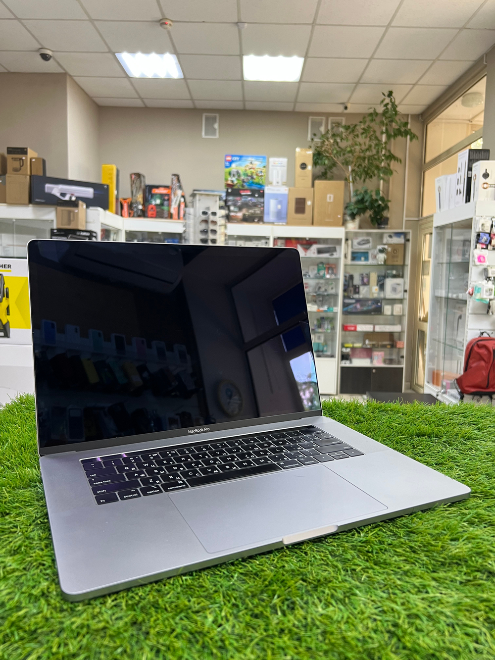 Б/У MacBook Pro 15 2019 i9/16/512Gb