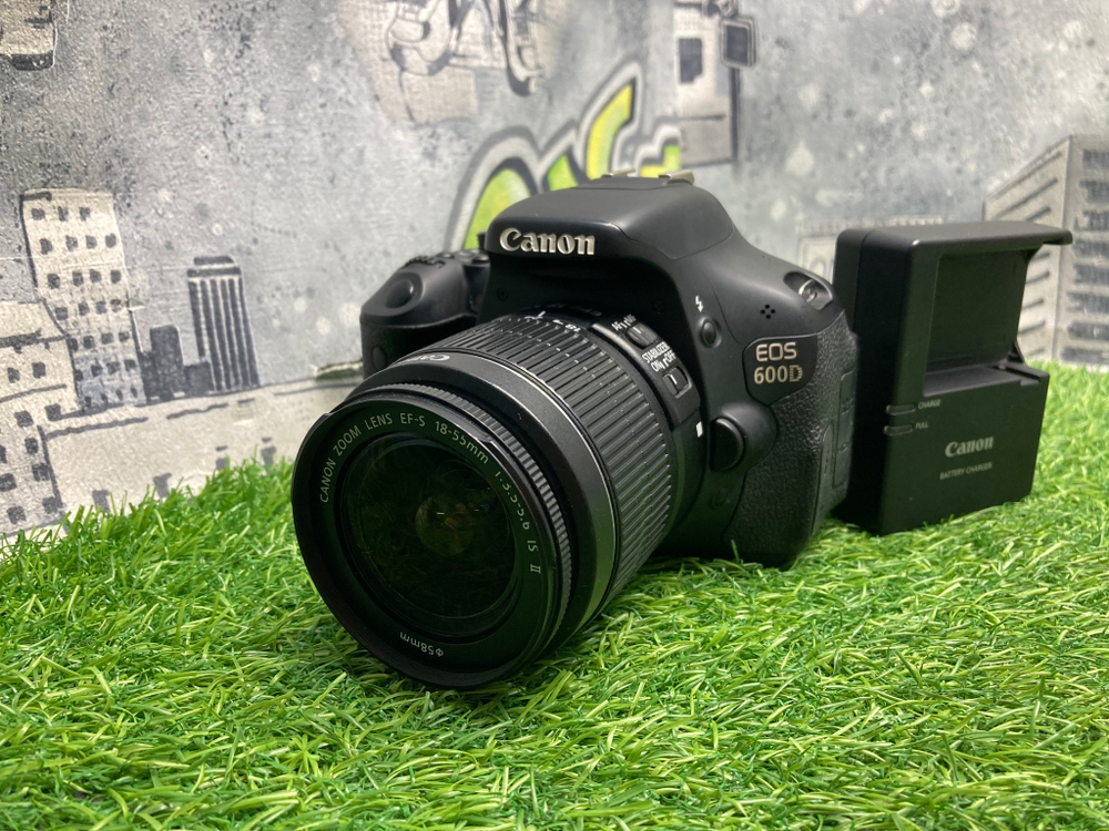 Canon 600D Kit 18-55mm 3.5-5.6 IS II 8.700 кадров