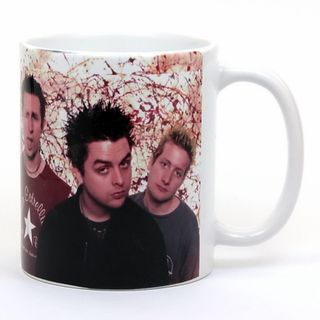 Кружка Green day American Idiot на флаге США (066)