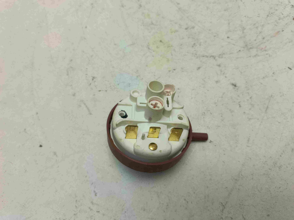 MID60S970 ктп27 Датчик уровня воды для посудомоечной машины Midea MID60S970 б/у