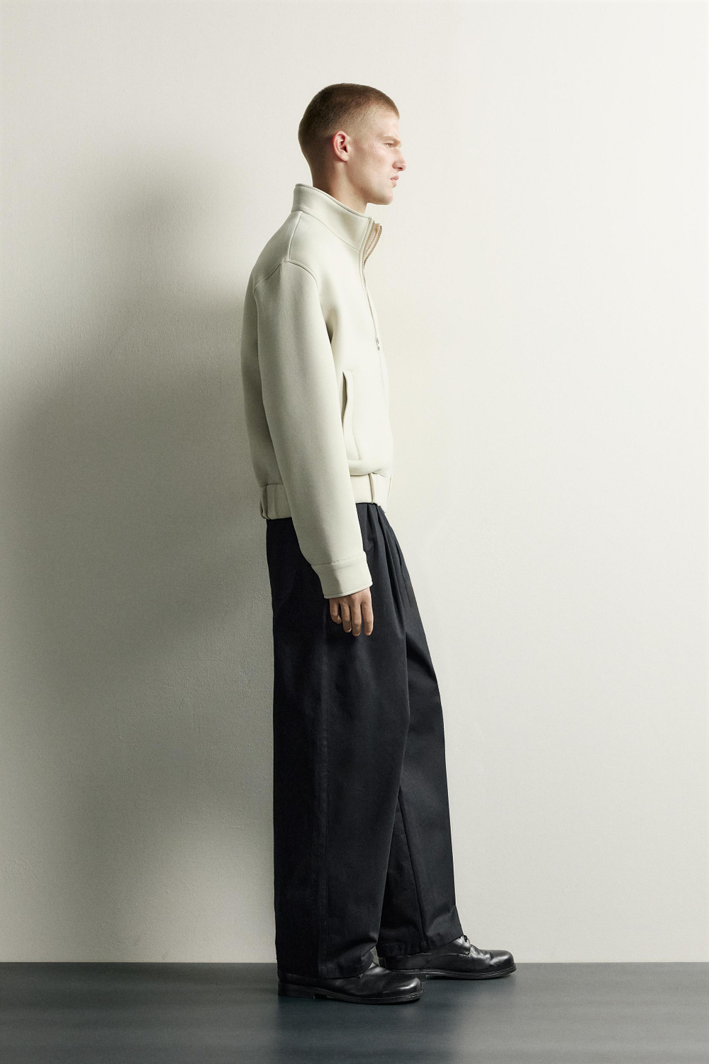 КУРТКА СВОБОДНОГО КРОЯ ИЗ ВЫСОКОТЕХНОЛОГИЧНОЙ ТКАНИ — ZARA