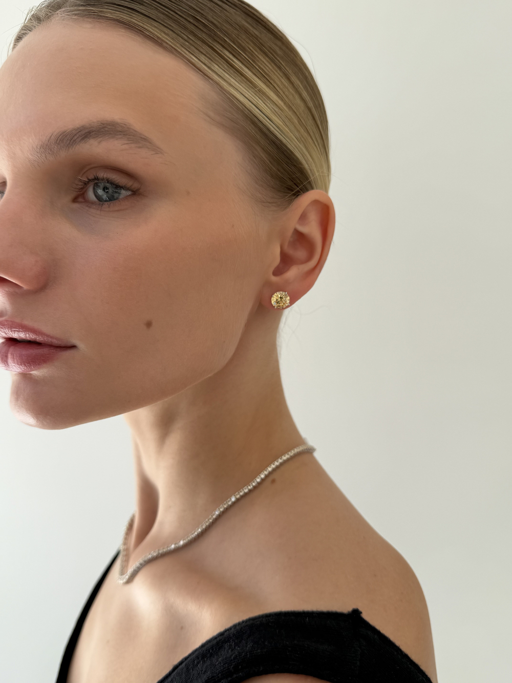 Серьги пусеты Rêve Light yellow 9 мм