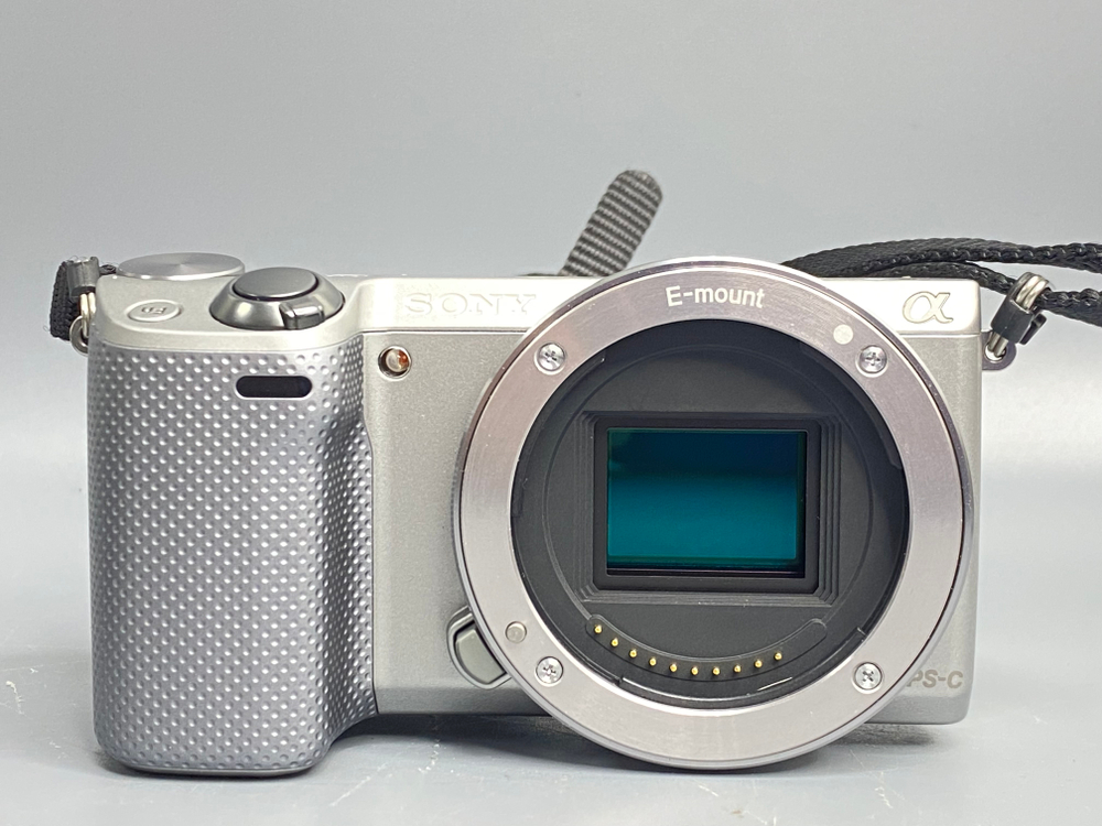 Sony NEX-5R Kit 18-55mm 6200 пробега
