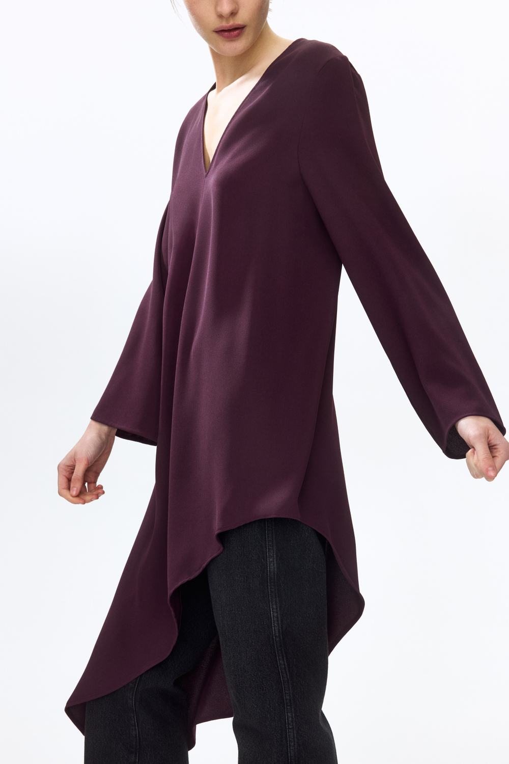 Асимметричное платье — длинные рукава, короткая модель - H&M