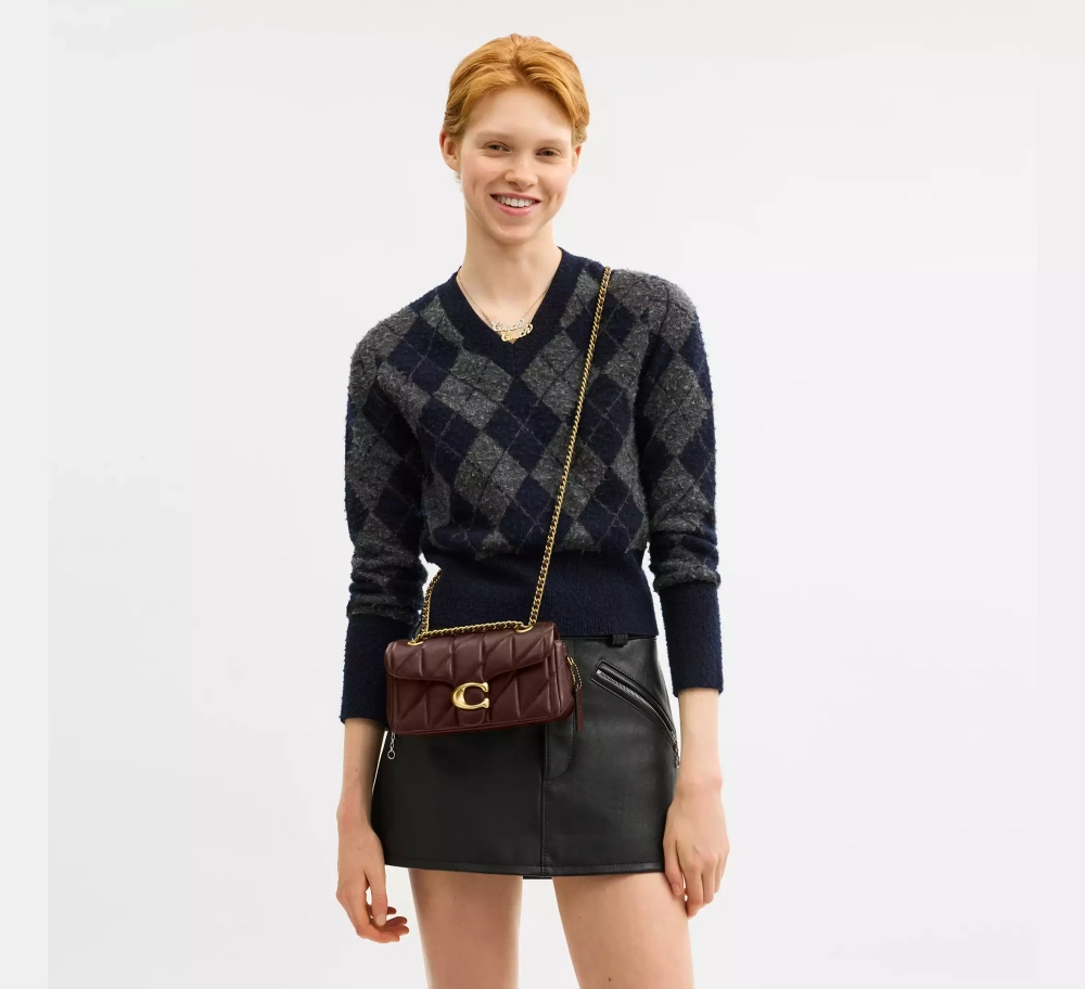 COACH СУМКА ЧЕРЕЗ ПЛЕЧО TABBY 20 С МЯГКОЙ ПОДКЛАДКОЙ, КОРИЧНЕВЫЙ