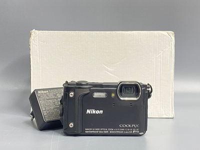 Nikon Coolpix W300 Присутствует затертость на объективе