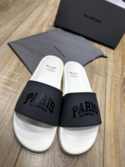 Шлёпанцы Balenciaga