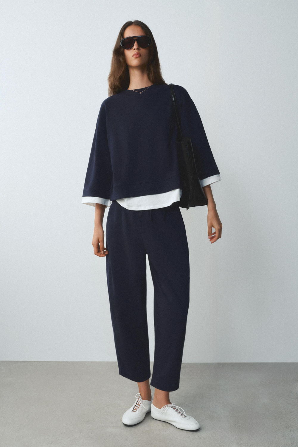 ТОЛСТОВКА С ДЛИННЫМИ РУКАВАМИ И КОНТРАСТНОЙ ВСТАВКОЙ — ZARA
