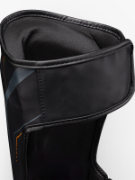 Щитки Venum Impact Streamline Black/Gold