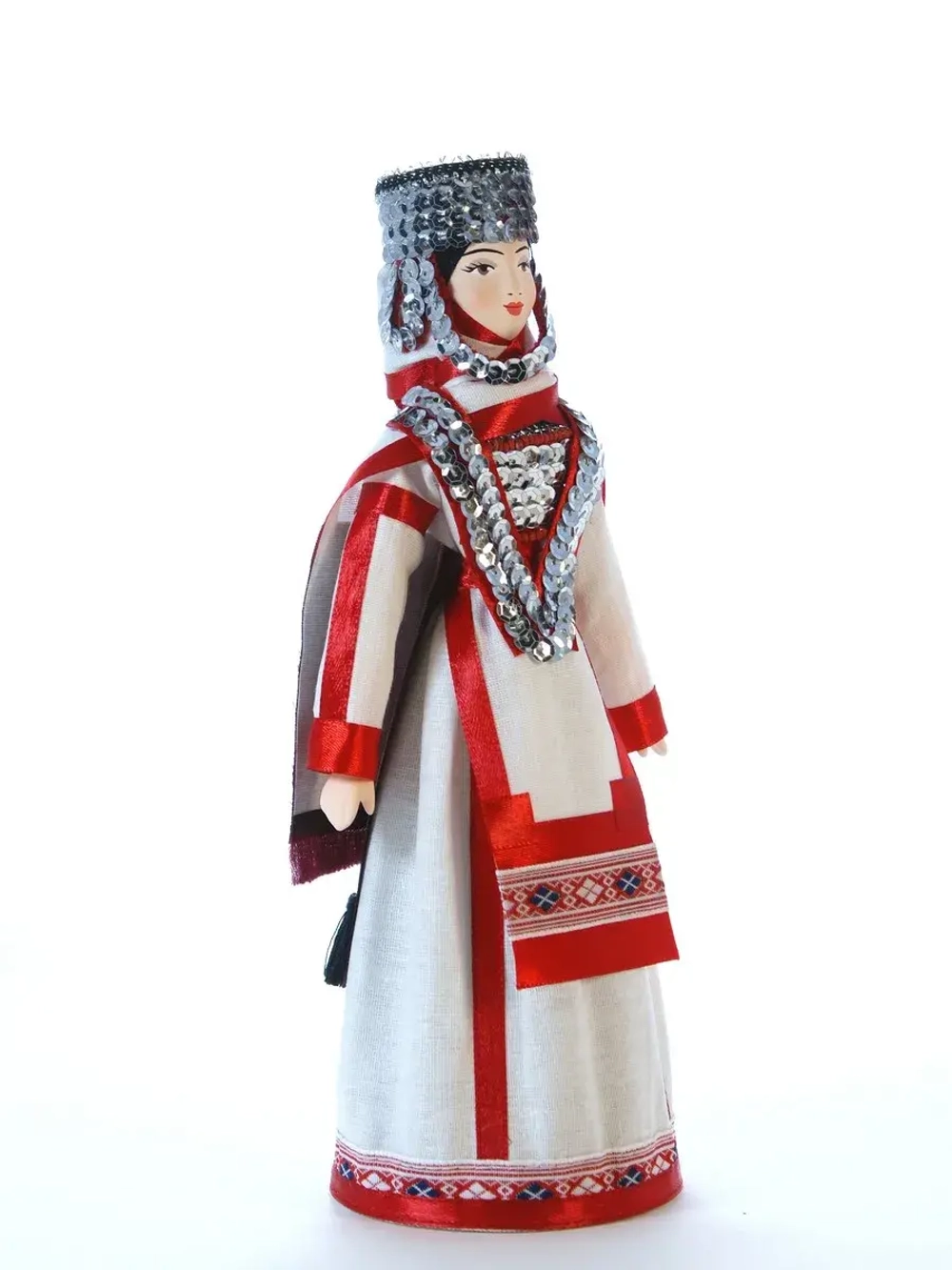 Кукла фарфоровая Чувашка в национальном костюме