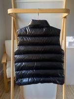 Пуховой жилет Moncler, 128