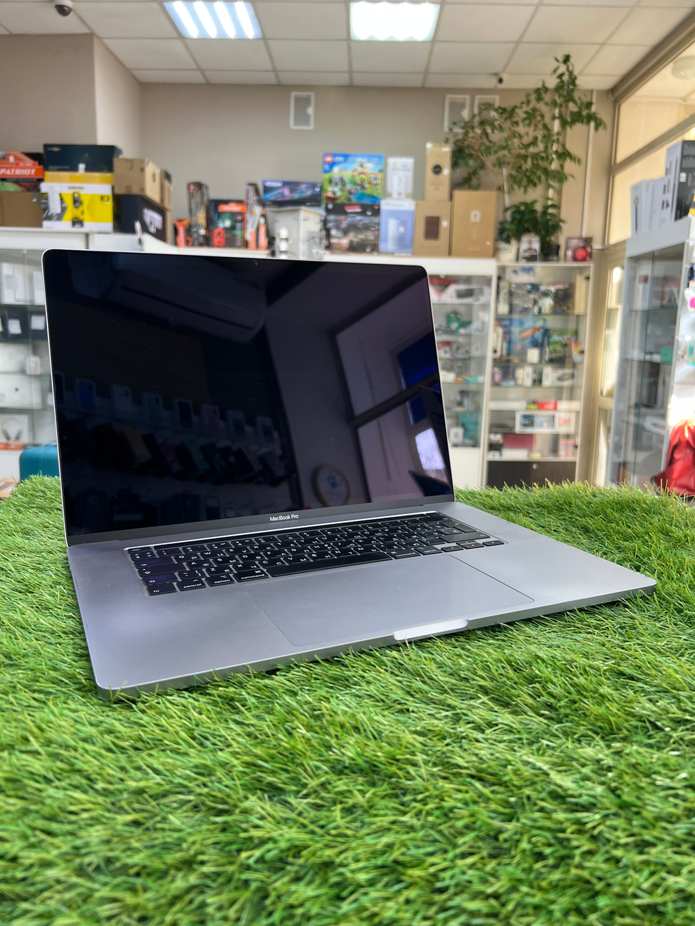 Б/У MacBook Pro 16 2019 I7 64/512Gb