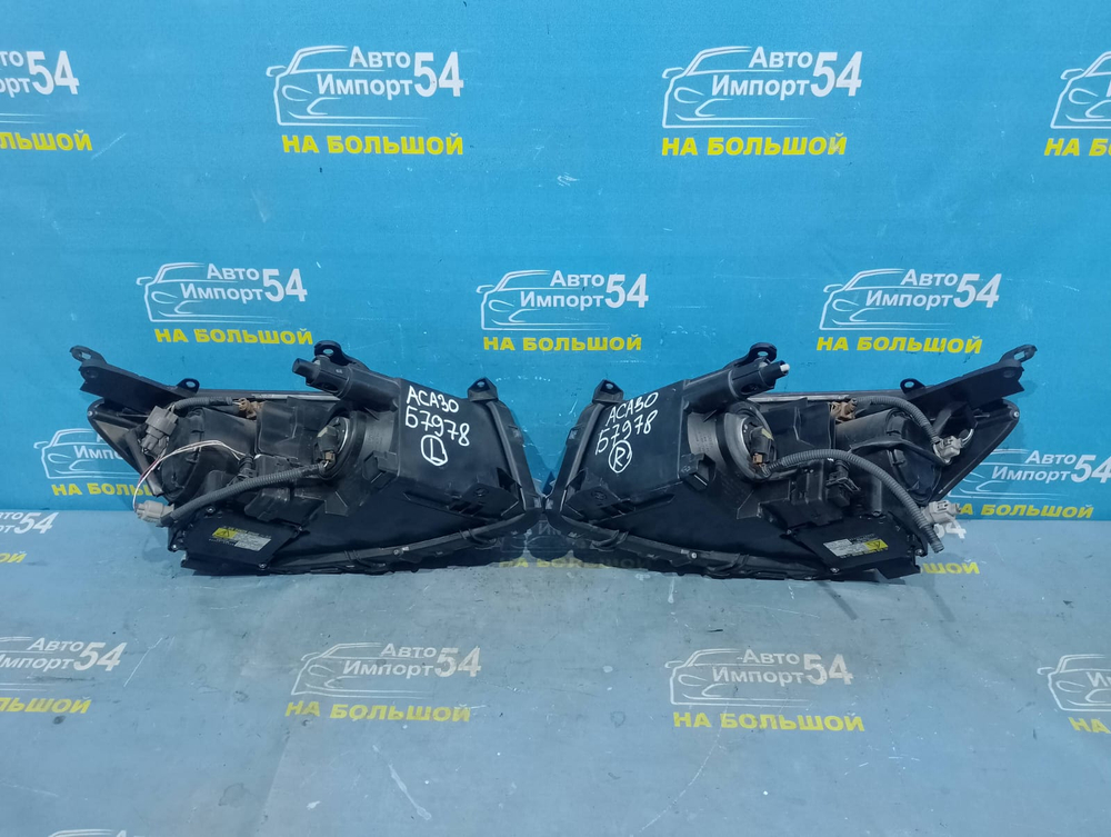 Фара передняя правая TOYOTA RAV4 2005-2008