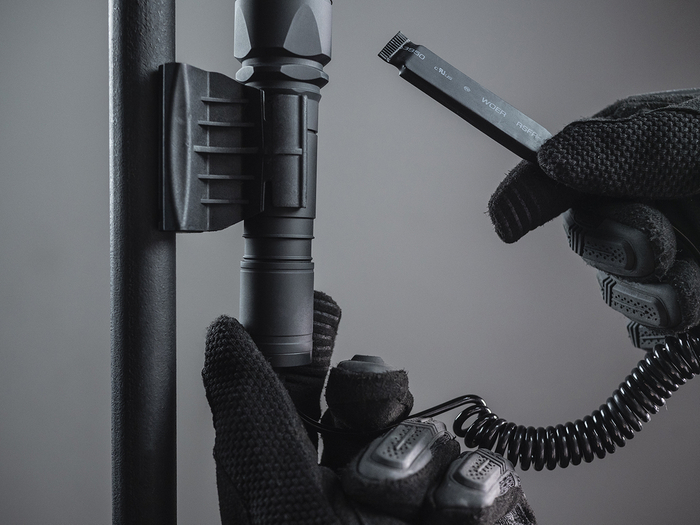Фонарь с комплектом Armytek Dobermann Extended Set (F02005C)