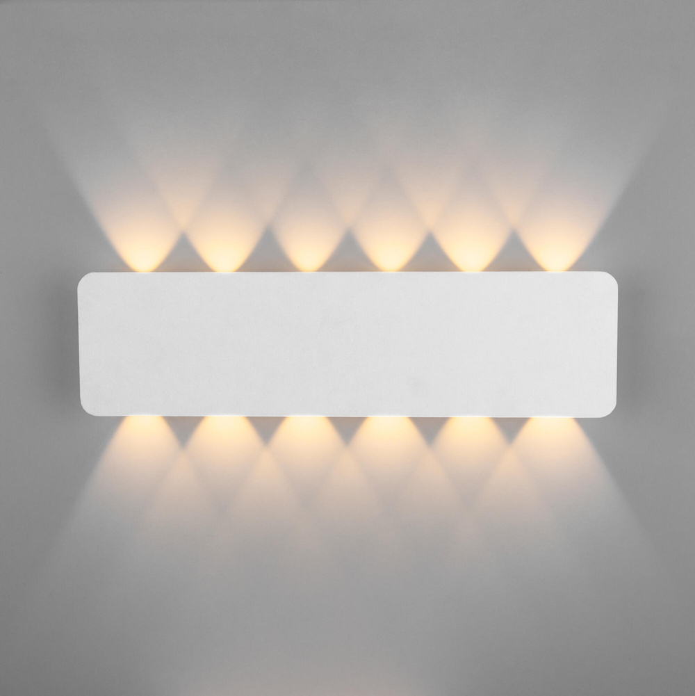 Настенный светодиодный светильник 40139/1 LED белый
