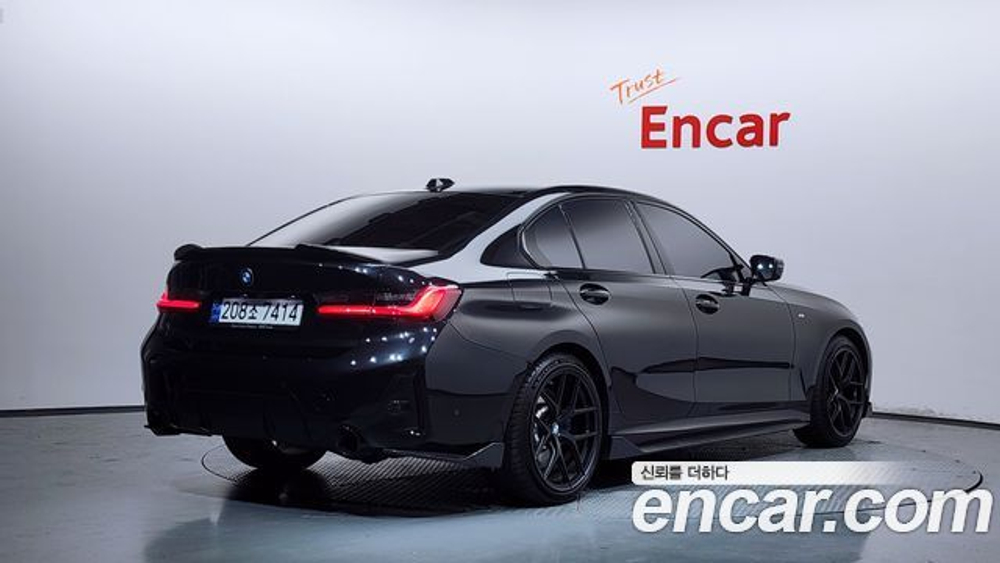 BMW 3-Series 320i M Sport — 2023