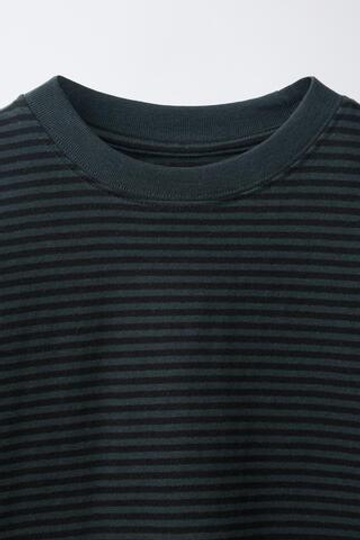 ZARA ФУТБОЛКА В ПОЛОСКУ С ПРИНТОМ, ЧЕРНЫЙ МЕЛАНЖ