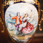 Пара ваз в дворцовом стиле