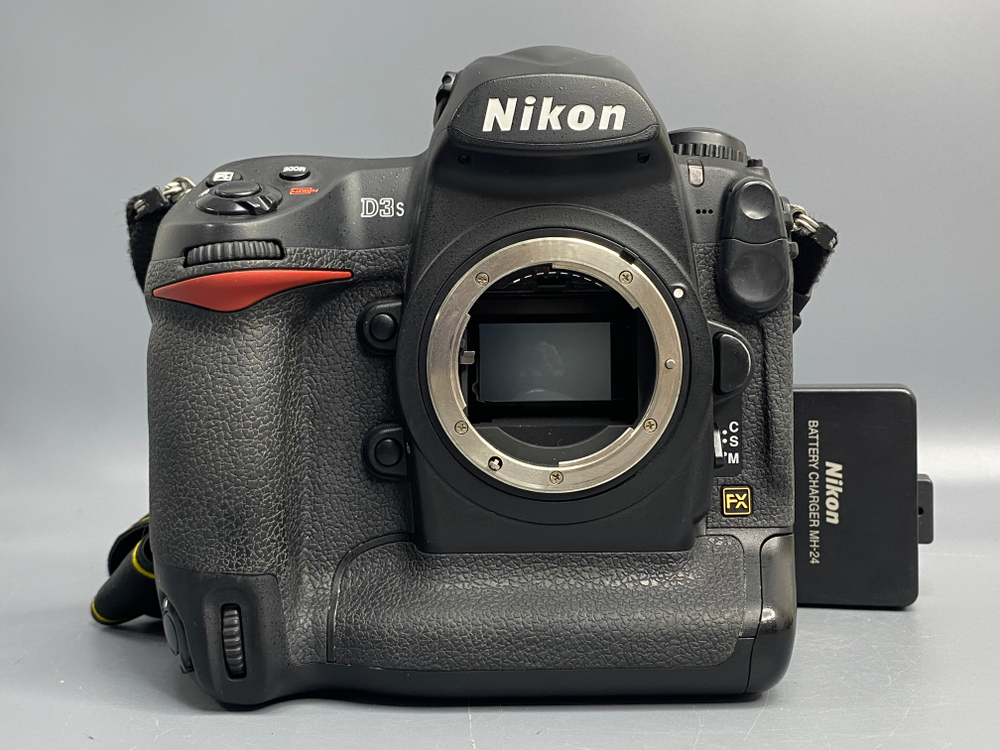 Nikon D3s 63.000 кадров