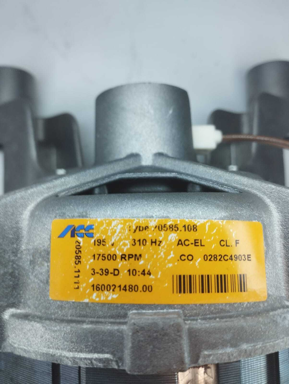 145 Двигатель стиральной машины Ariston C00142390 б/у