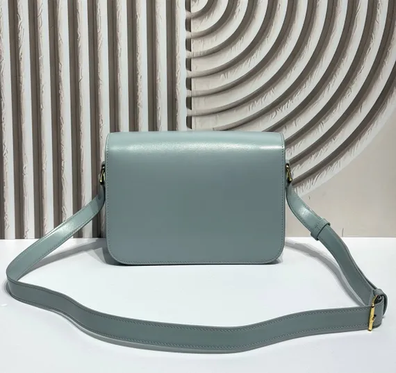 Сумки CELINE CLASSIQUE TRIOMPHE из блестящей кожи