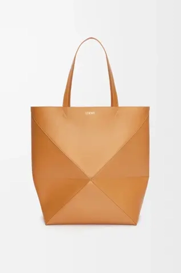 Loewe Сумка-тоут XL Puzzle Fold из блестящей телячьей кожи, светло-коричневый