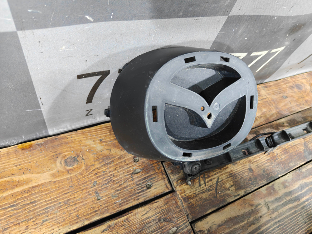 Камера передняя + кронштейн эмблемы Mazda CX-9 2 (TC) 16-24 Б/У Оригинал TN3967RC0A