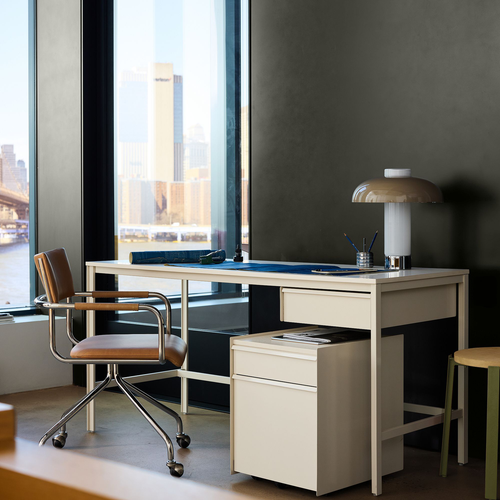 Настольный дизайнерский светильник Cleo от West Elm